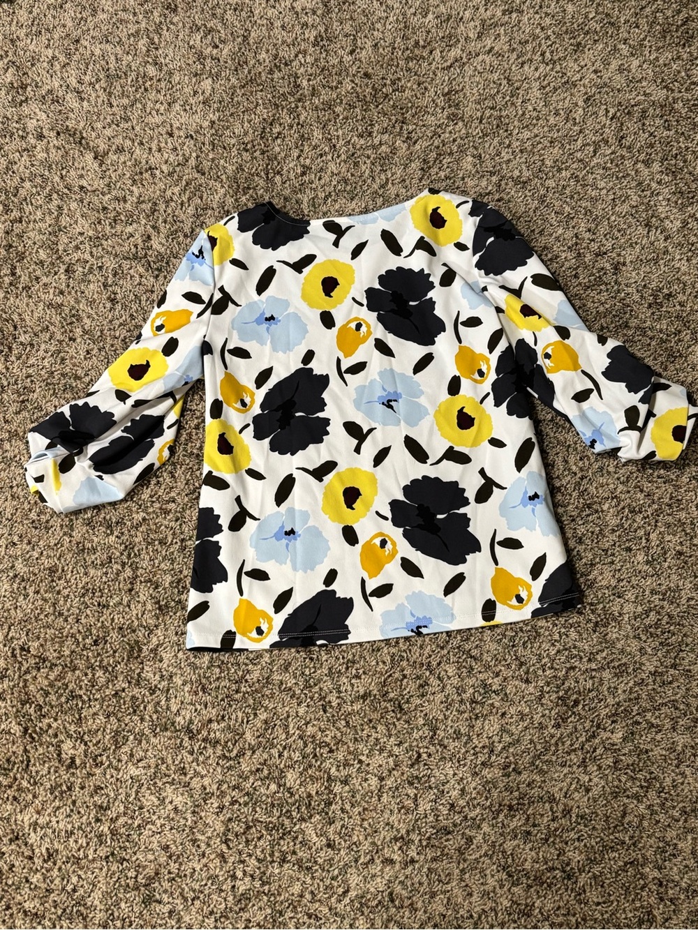 Ann Taylor Floral Print Women's Blouse in White, Yellow & Black - Picture 3 of 3